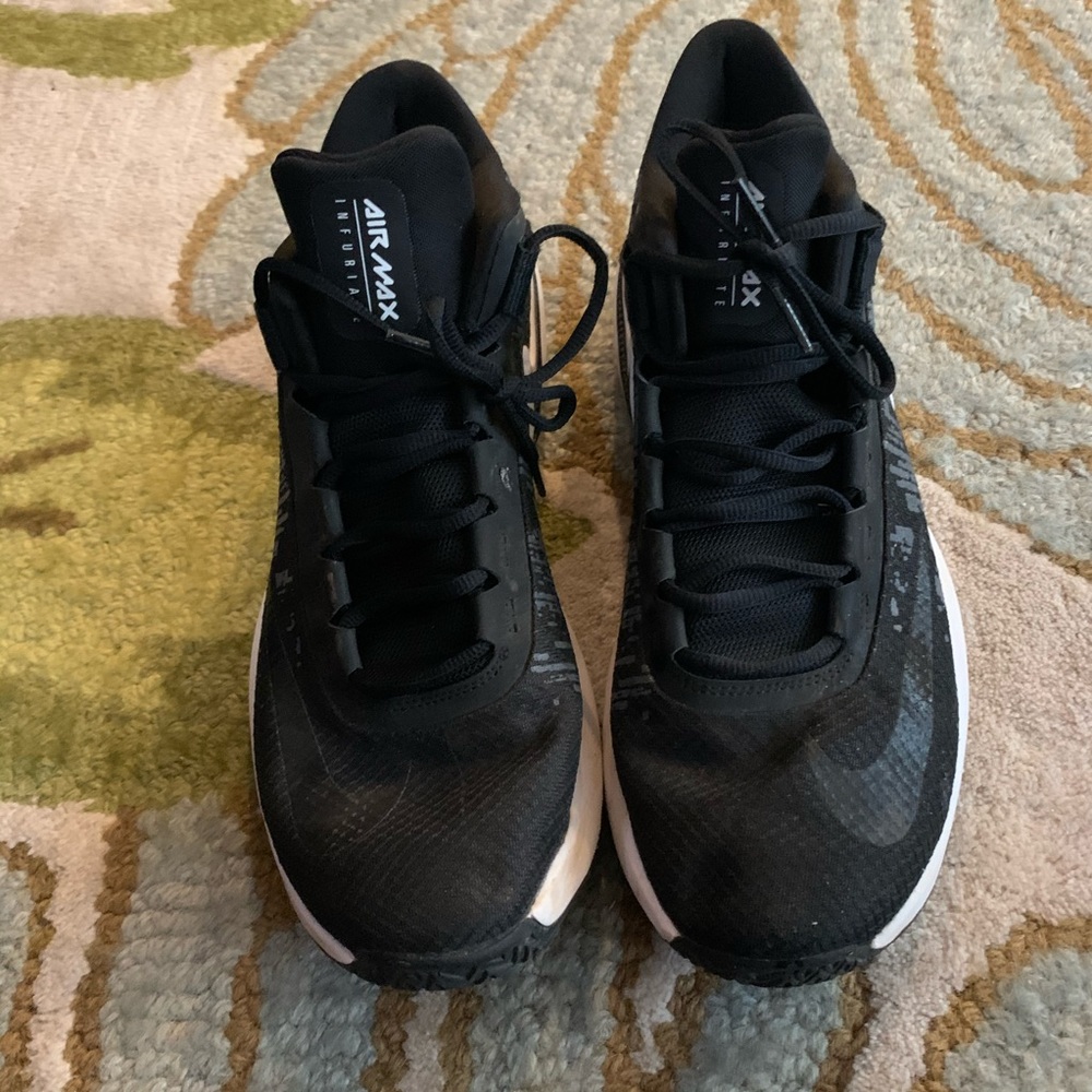 NIKE AIR MAX